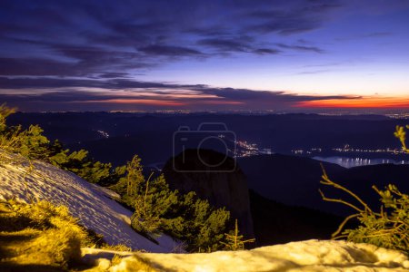 Téléchargez les photos : Coucher de soleil dans la montagne Ceahlau, Roumanie - en image libre de droit