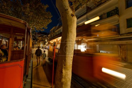Téléchargez les photos : Tramway traditionnel dans la ville de Soller, Majorque, Espagne, Europe - en image libre de droit