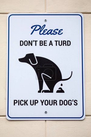 Primer plano de un letrero de fouling de perro en Londres, Reino Unido.