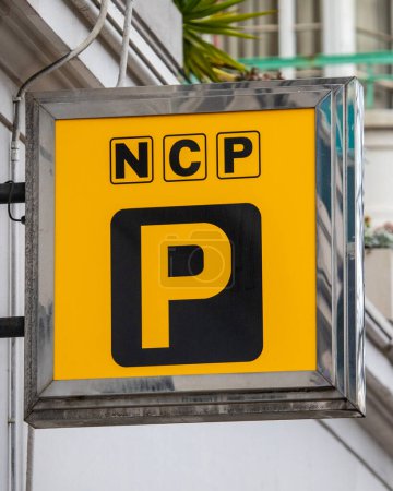 Téléchargez les photos : London, UK - March 4th 2024: Sign above the entrance to an NCP car park in central London, UK. - en image libre de droit