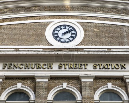 Das Äußere der Fenchurch Street Station in London, Großbritannien.