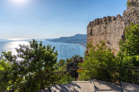 Téléchargez les photos : Vue sur la ville d'Alanya depuis le château d'Alanya en Turquie - en image libre de droit