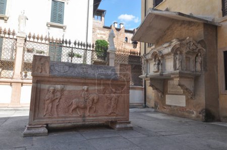 Foto de Traducción de Arche scaligere Tumbas Scaliger en Verona, Italia - Imagen libre de derechos