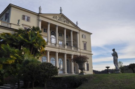 Foto de CASTAGNETO PO, ITALIA - 25 DE MARZO DE 2023: Casa Villa Cimena - Imagen libre de derechos