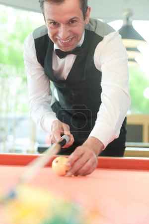Porträt eines professionellen Snookers