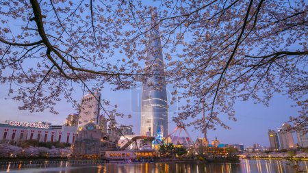 Foto de Corea del Sur en primavera por la noche y rascacielos Seúl Corea del Sur - Imagen libre de derechos