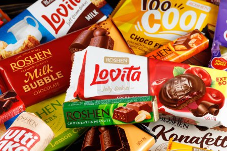 Téléchargez les photos : LVIV, UKRAINE - 26 novembre 2022 : Bonbons Roshen. Roshen Confectionery Corporation, une confiserie ukrainienne - en image libre de droit