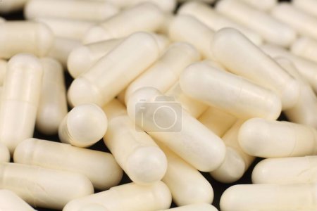 White capsules with magnesium