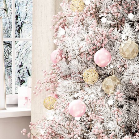 Foto de Decoración de navidad con ramas de abeto, bolas y nieve, árbol de navidad, árbol de navidad, fondo de año nuevo - Imagen libre de derechos