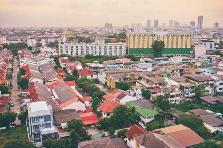 Stadtbild. Bangkok, Thailand. Blick auf lokale Flachbauten.