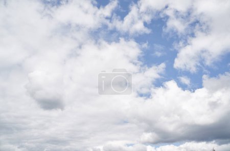 Téléchargez les photos : Skyscape. ciel nuageux fond abstrait. - en image libre de droit