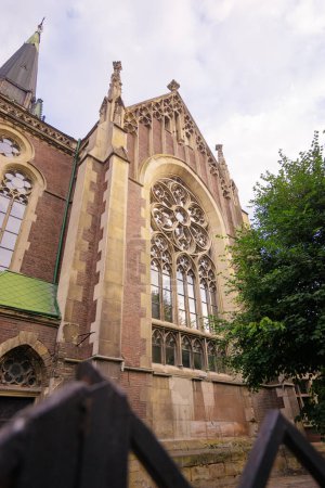 Catedral de los Santos Olga e Isabel (San José Bilczewski, 1903 - 1911). Lviv, Ucrania. Iglesia fue construida en memoria de la popular emperatriz (príncipes) bávara Isabel (Habsburgo), conocida como Sisi
.