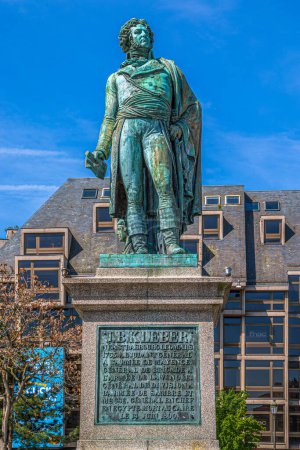 Téléchargez les photos : STRASBOURG, FRANCE - 4 MAI 2023 : La statue du général français Jean-Baptiste Kleber, née à Strasbourg en 1753, conçue par Philippe Grass, achevée en 1838, située sur la place centrale de la ville Place Klber - en image libre de droit