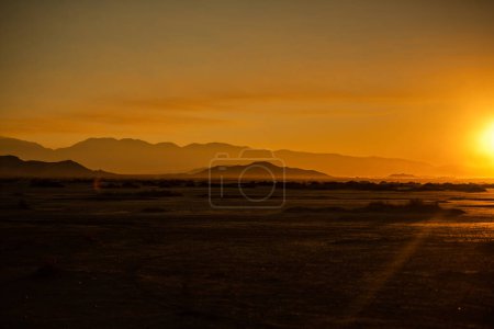 Téléchargez les photos : California Mojave Desert Sunset El Mirage Basin, États-Unis d'Amérique - en image libre de droit