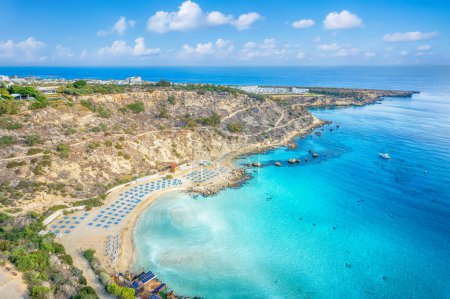 Téléchargez les photos : Paysage avec plage Konnos à Protaras, Chypre - en image libre de droit