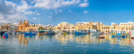 Foto de Landscape with harbor of Marsaxlokk, Malta country - Imagen libre de derechos