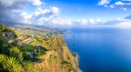 Foto de Vista aérea desde el Cabo Girao, isla de Madeira, Portugal - Imagen libre de derechos