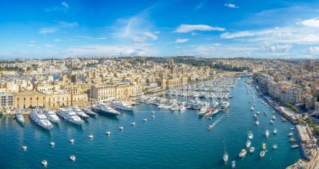 Foto de Ciudad de Birgu con Gran Puerto en Valetta, Malta - Imagen libre de derechos