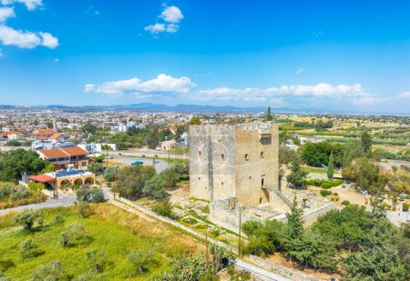 Téléchargez les photos : Paysage avec château de Kolossi, Limassol, Chypre - en image libre de droit
