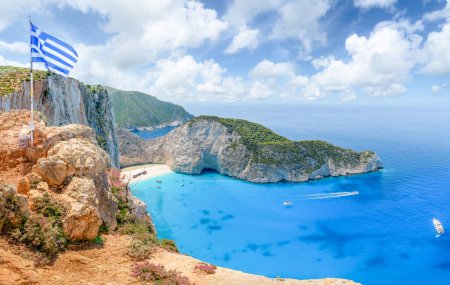 Téléchargez les photos : Paysage avec plage Navagio, îles Zante, Grèce - en image libre de droit