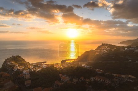Foto de Landscape with Ribeira Brava town at sunset, Madeira island, Portugal - Imagen libre de derechos
