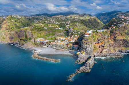 Téléchargez les photos : Landscape with Ponta do Sol, little village at Madeira island, Portugal - en image libre de droit