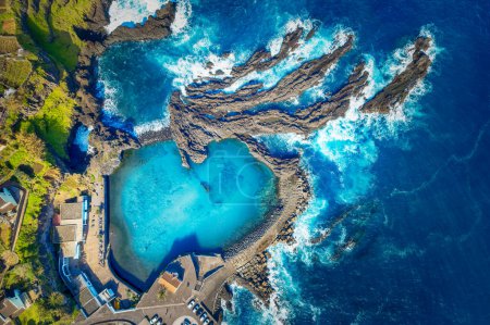 Paisaje con piscina natural en Cais do Seixal, isla de Madeira, Portugal