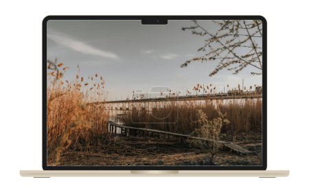 Téléchargez les photos : 6 juin 2023, Bratislava, Slovaquie Rendu le nouveau MacBook Air 13 et 15 pouces en couleur Starlight. Un nouveau grand MacBook avec une frange. Maquette de la vue frontale. Mise en page d'ordinateur portable avec un écran transparent. - en image libre de droit