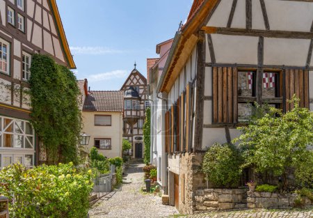 Sonniger Eindruck von Bad Wimpfen, einem historischen Kurort im Kreis Heilbronn in Süddeutschland zur Sommerzeit