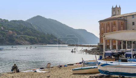 Paisaje alrededor de Sestri Levante, una ciudad y municipio en la ciudad metropolitana de Génova, Liguria, Italia.