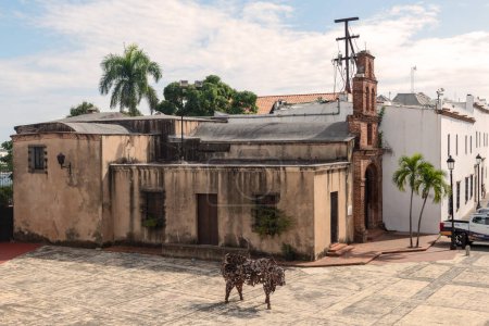 Foto de Escultura del toro. Arte moderno. Santo Domingo, República Dominicana. 28 de diciembre de 2022 - Imagen libre de derechos