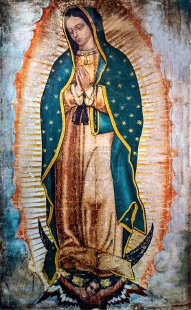Photo pour Image de Notre-Dame de Guadalupe portée sur le dos d'un pèlerin au sanctuaire de Mexico 23 juillet 2012. - image libre de droit