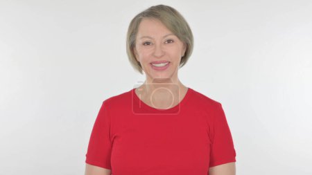 Téléchargez les photos : Smiling Senior Old Woman on White Background - en image libre de droit