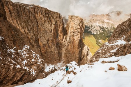 Téléchargez les photos : Chemin d'été vers Sella Ronda Dolomites Italie - en image libre de droit