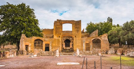 Foto de Villa Adriana o Villa Hadrians. Complejo arqueológico romano en Tivoli, Italia - Imagen libre de derechos