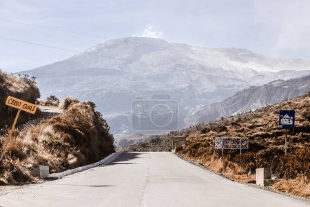 Téléchargez les photos : Volcan Nevado del Ruiz - Colombie - en image libre de droit