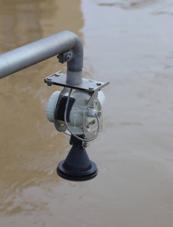 Industrielle hydrometrische Sonde zur Messung des Wasserstandes von Flüssen und Risiken