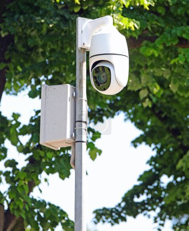 caméra HD puissante pour contrôler les piétons dans la ville avec reconnaissance faciale avancée aidée par l'IA