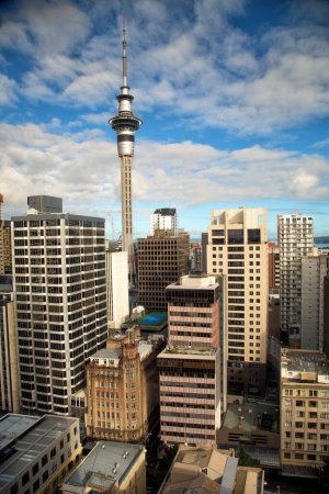 Foto de Vista de la torre del cielo y la ciudad en la ciudad de Auckland, isla norte, Nueva Zelanda - Imagen libre de derechos