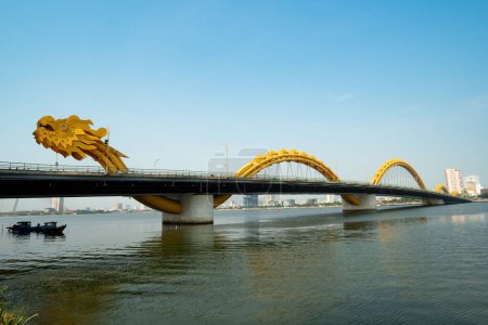 Téléchargez les photos : Le plus beau belvédère danang pont da nang ville, vietnam. - en image libre de droit