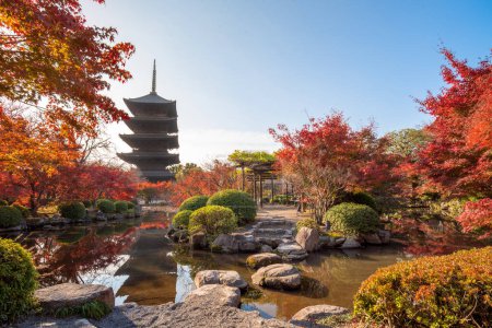 Foto de El mirador más hermoso de Toji (To-ji) es un destino turístico popular en Kyoto, Japón. - Imagen libre de derechos