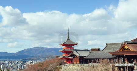 Le plus beau point de vue de Kiyomizu-dera est une destination touristique populaire à Kyoto, Japon.