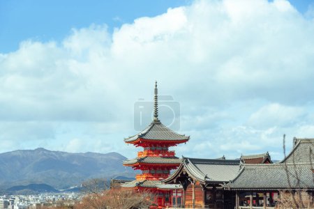 Der schönste Aussichtspunkt von Kiyomizu-dera ist ein beliebtes Touristenziel in Kyoto, Japan.