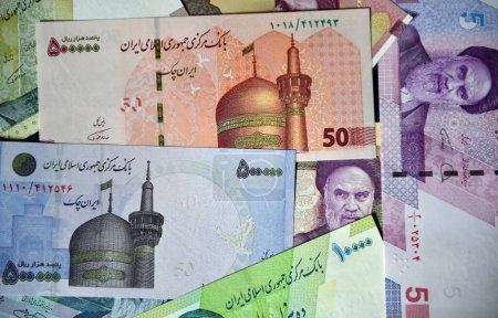 algunos billetes de Irán