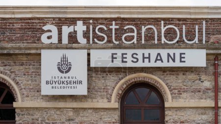 Foto de Estambul, Turquía - febrero 2024: Primer plano Artistanbul Feshane signage, un centro de exposiciones y una biblioteca renovada por ibb - Imagen libre de derechos