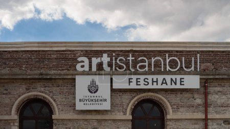 Foto de Estambul, Turquía - Febrero 2024: Señalización de Artistanbul Feshane, un centro de exposiciones y biblioteca renovado por ibb - Imagen libre de derechos