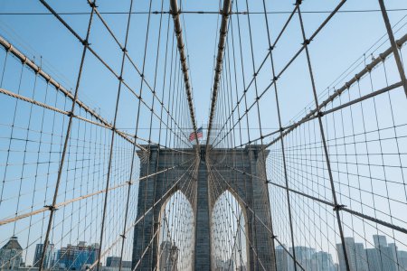 Téléchargez les photos : Vue du pont hybride suspendu par câble Brooklyn Bridge à New York, États-Unis. - en image libre de droit