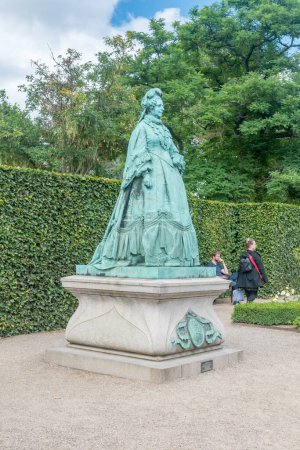 Foto de Copenhague, Dinamarca - 26 de julio de 2022: Estatua de Caroline Amalie de Schleswig-Holstein-Sonderburg-Augustenburg. - Imagen libre de derechos