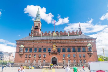 Téléchargez les photos : Copenhague, Danemark - 26 juillet 2022 : Hôtel de Ville de Copenhague (Danois : Kobenhavns Radhus) est le siège du Conseil municipal de Copenhague. - en image libre de droit