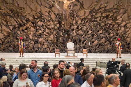 Téléchargez les photos : Cité du Vatican, Vatican - 7 décembre 2022 : Salle d'audience Paul VI. - en image libre de droit
